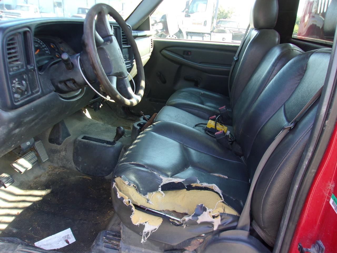 Chevrolet Silverado 3500 Reg Cab 137.0" WB, 60.4" CA 4WD 2003