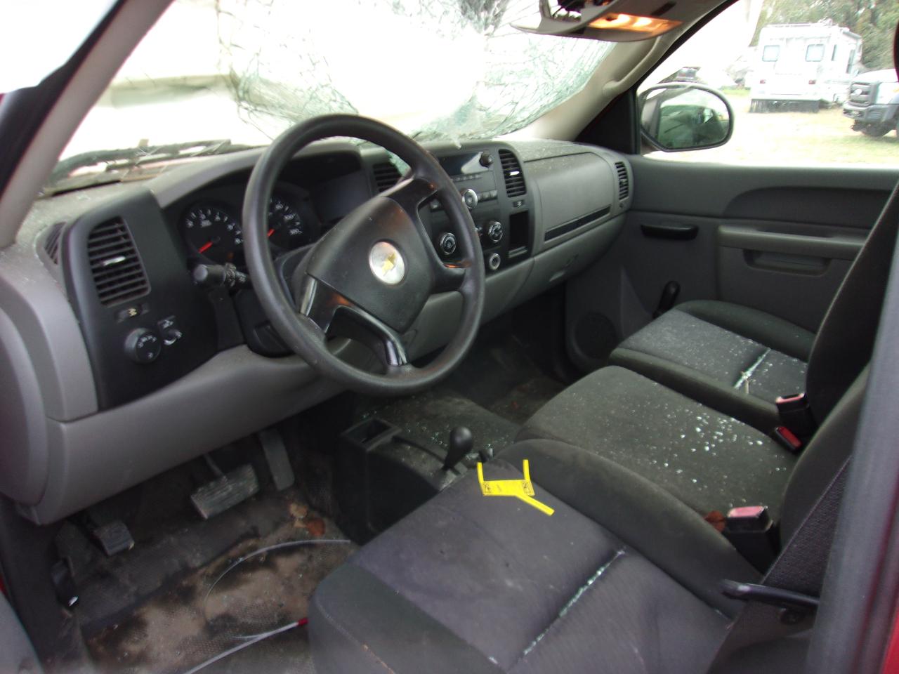 Chevrolet Silverado 1500 4WD Reg Cab 133.0" Work Truck 2011