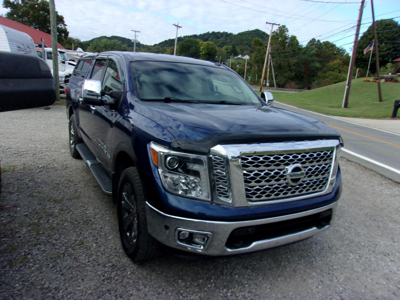 Nissan TITAN XE/S  2019