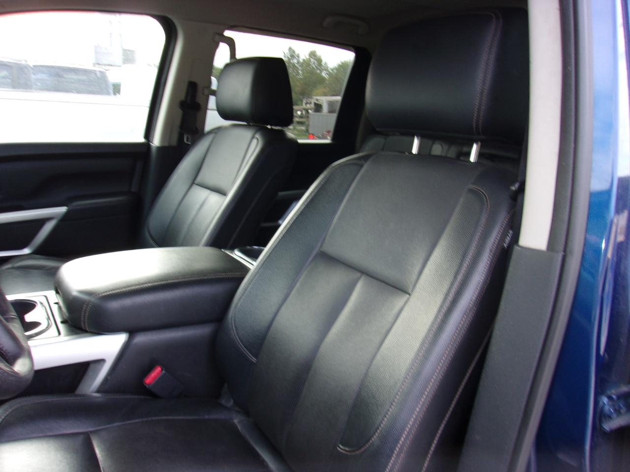 Nissan TITAN XE/S  2019