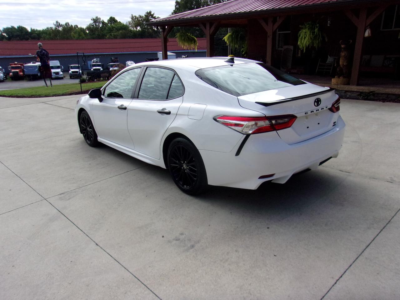 Toyota Camry SE Auto AWD (Natl) 2020