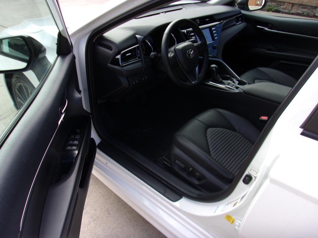 Toyota Camry SE Auto AWD (Natl) 2020