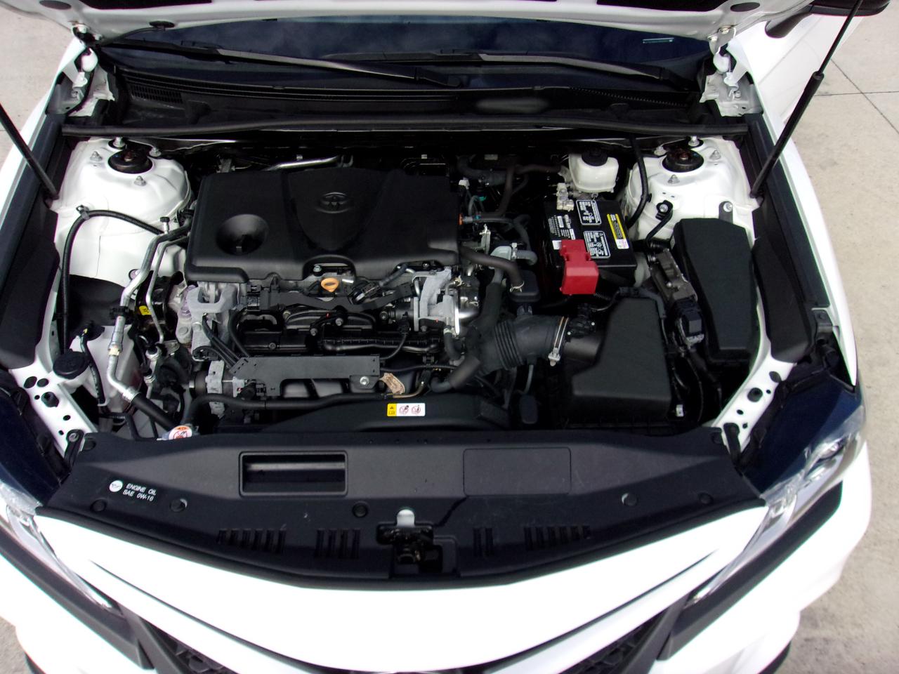 Toyota Camry SE Auto AWD (Natl) 2020