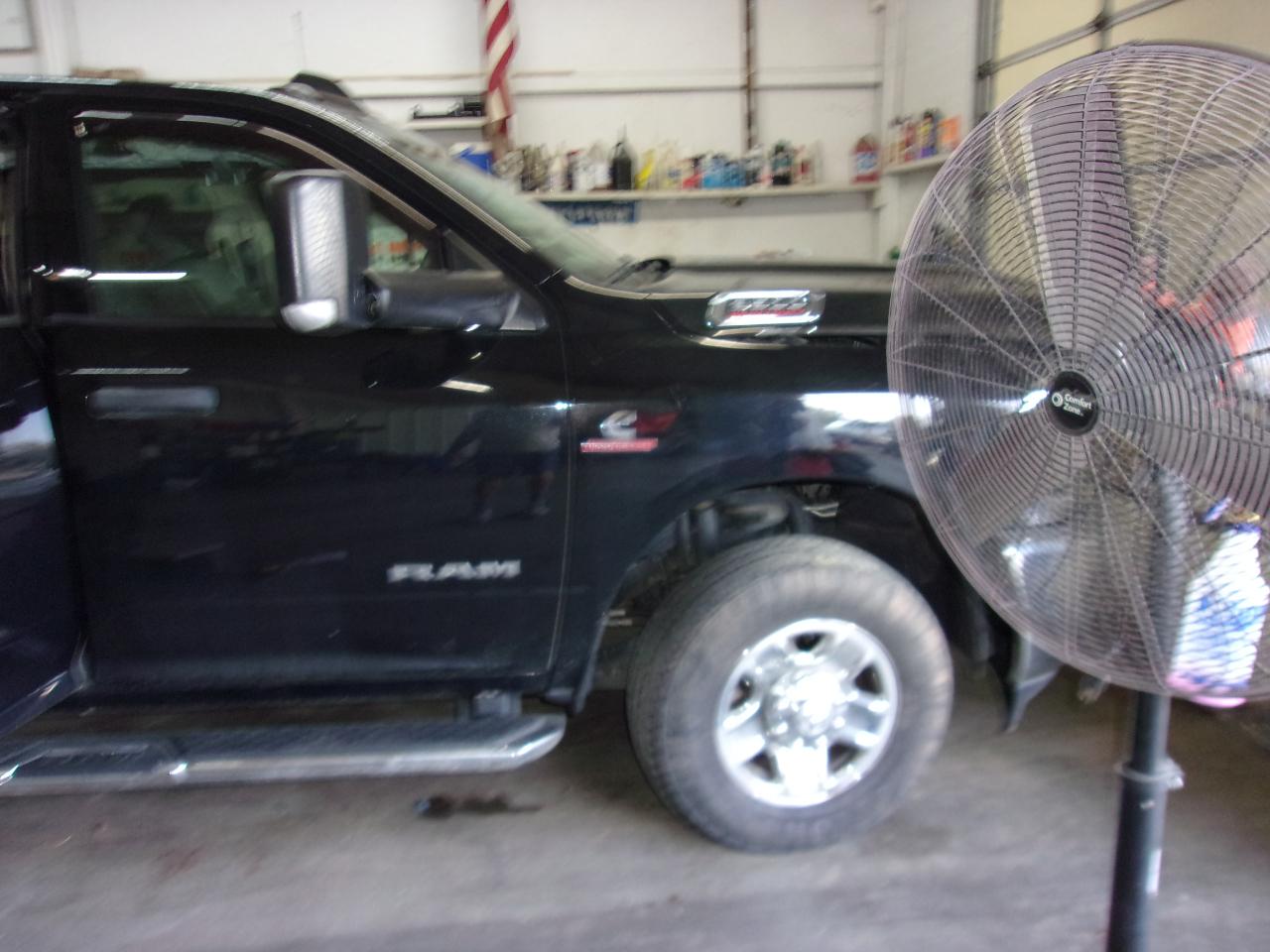 RAM 3500 Tradesman 4x4 Crew Cab 6'4" Box 2020