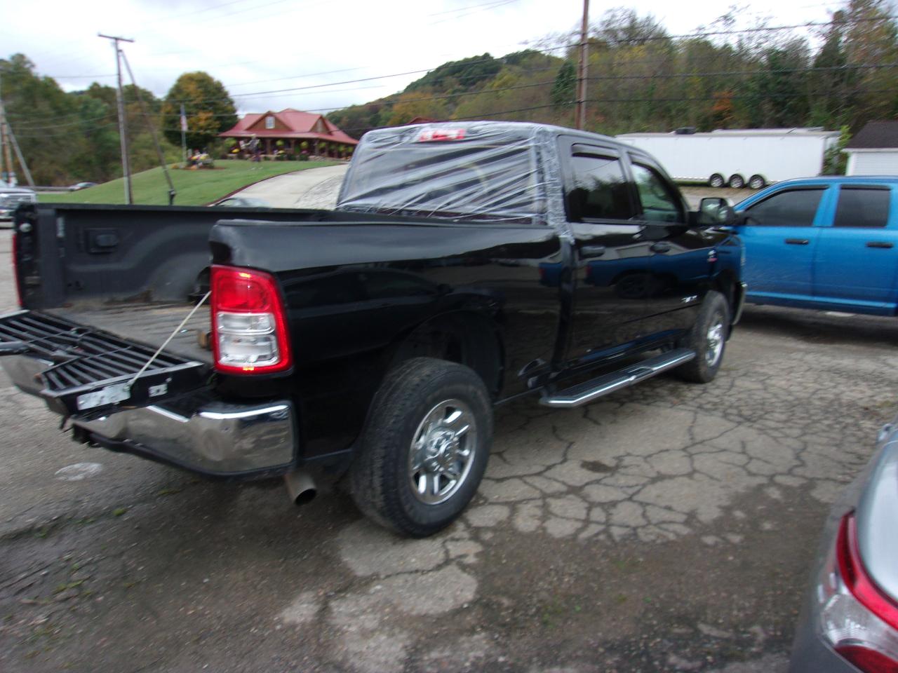 RAM 3500 Tradesman 4x4 Crew Cab 6'4" Box 2020