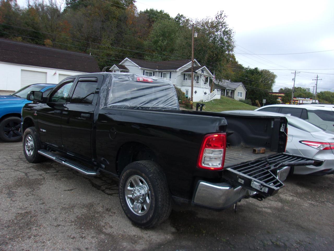 RAM 3500 Tradesman 4x4 Crew Cab 6'4" Box 2020