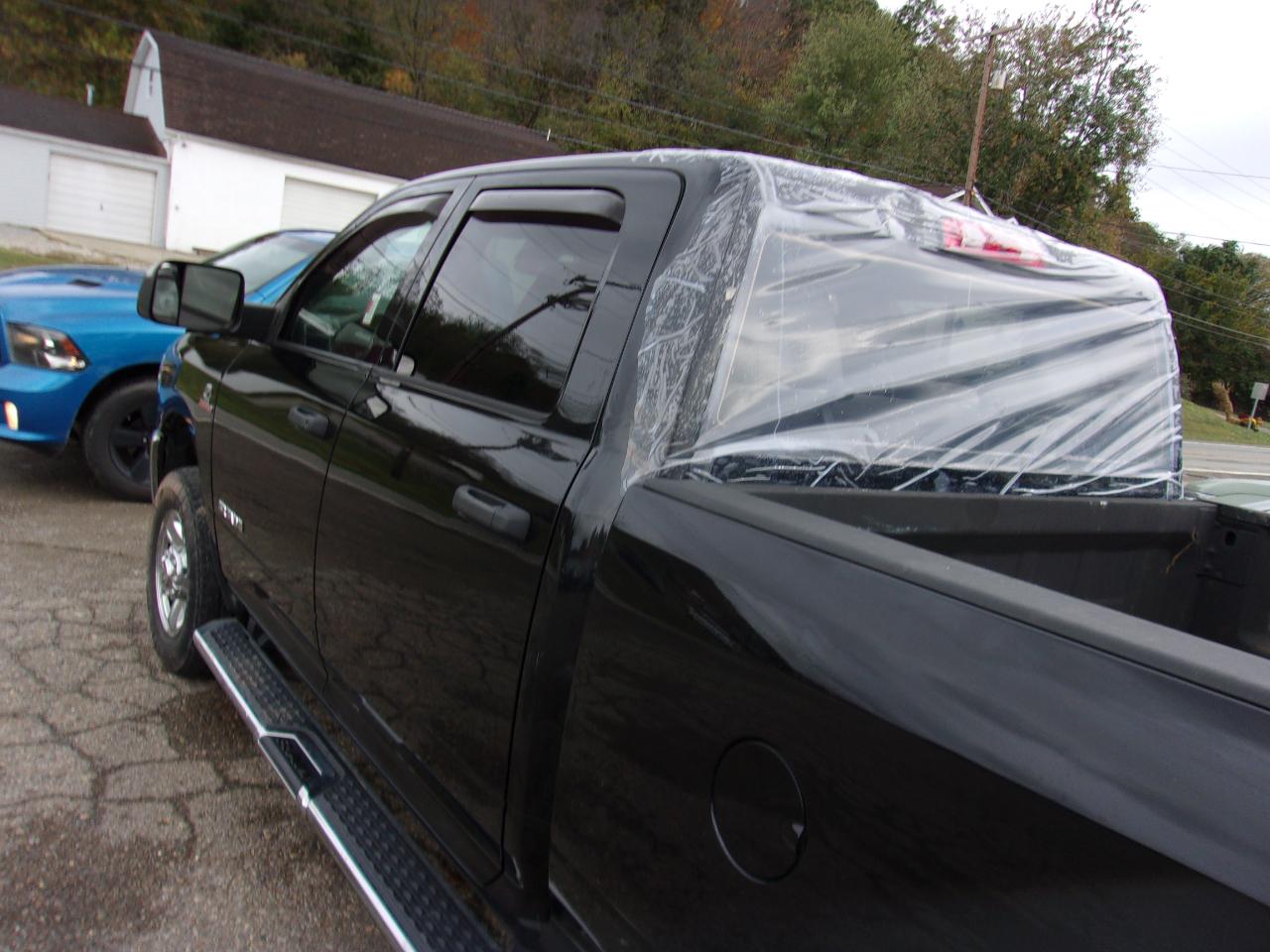 RAM 3500 Tradesman 4x4 Crew Cab 6'4" Box 2020