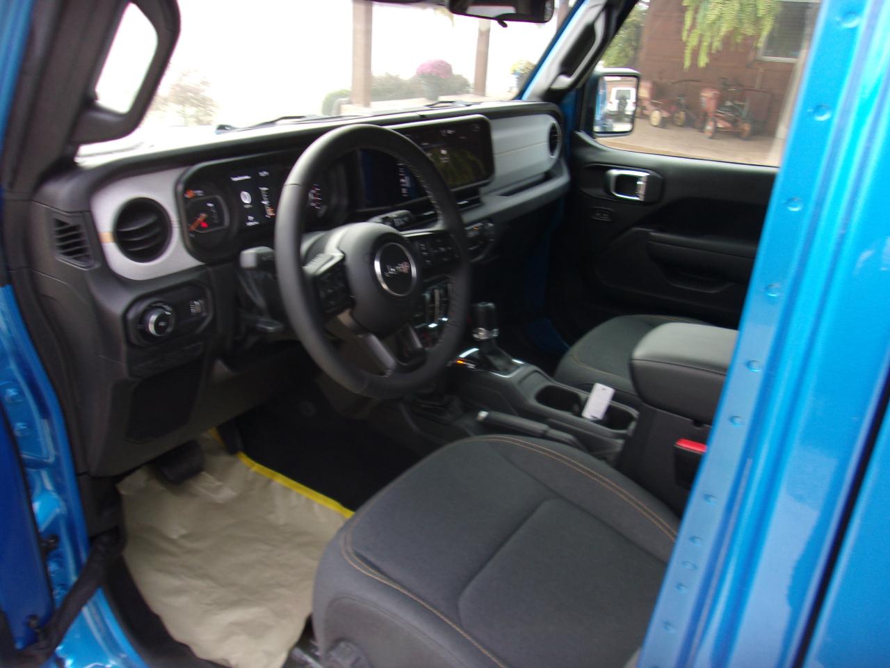 Jeep Wrangler Willys 4 Door 4x4 2025