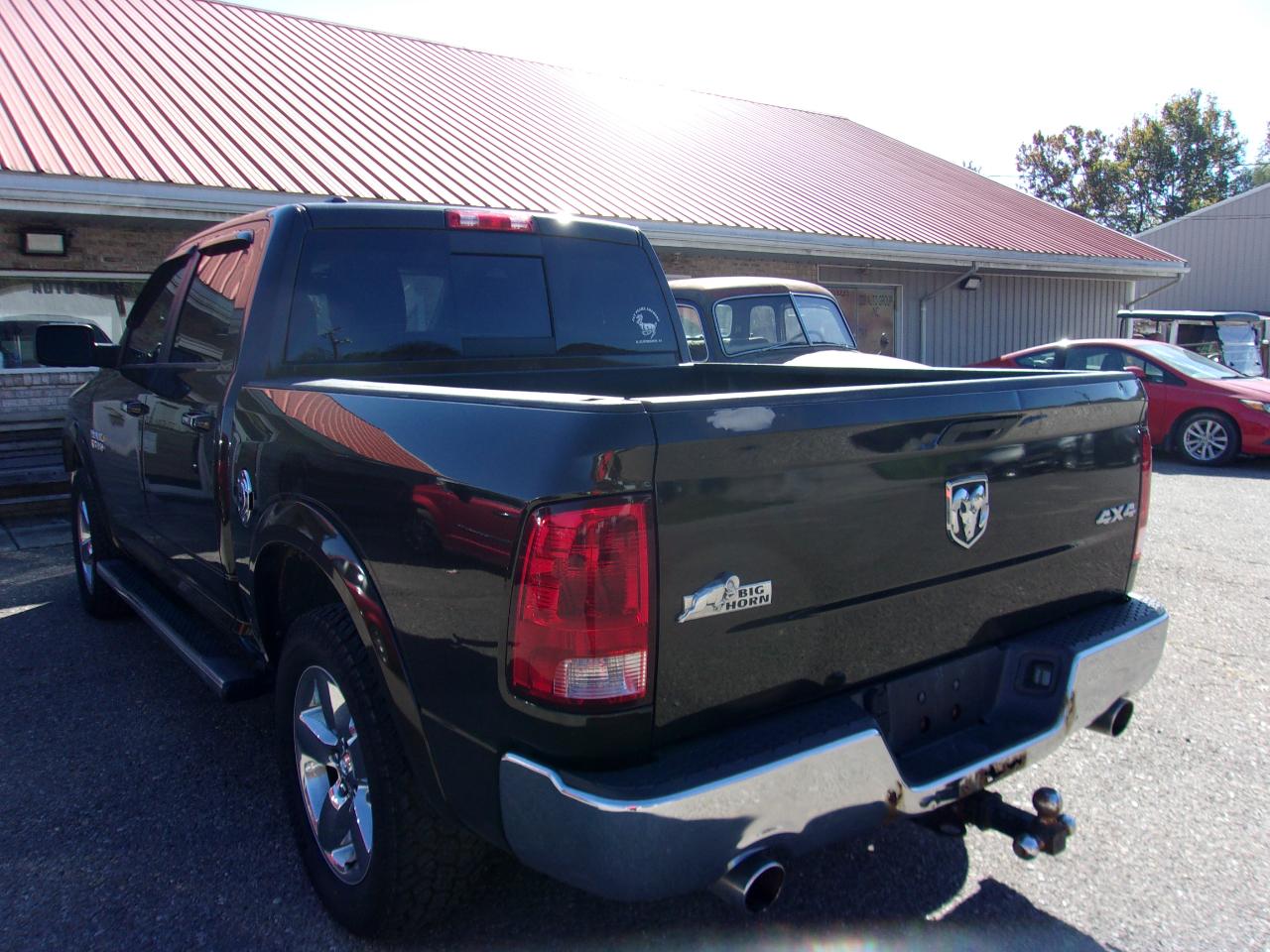 RAM 1500 4WD Crew Cab 140.5" Big Horn 2013