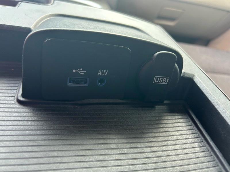 RAM 1500 SLT Crew Cab SWB 4WD 2017