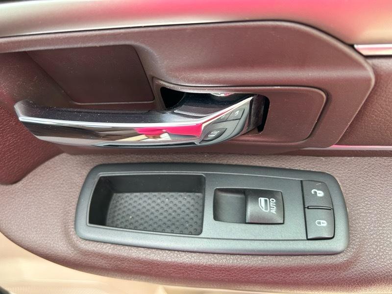 RAM 1500 SLT Crew Cab SWB 4WD 2017