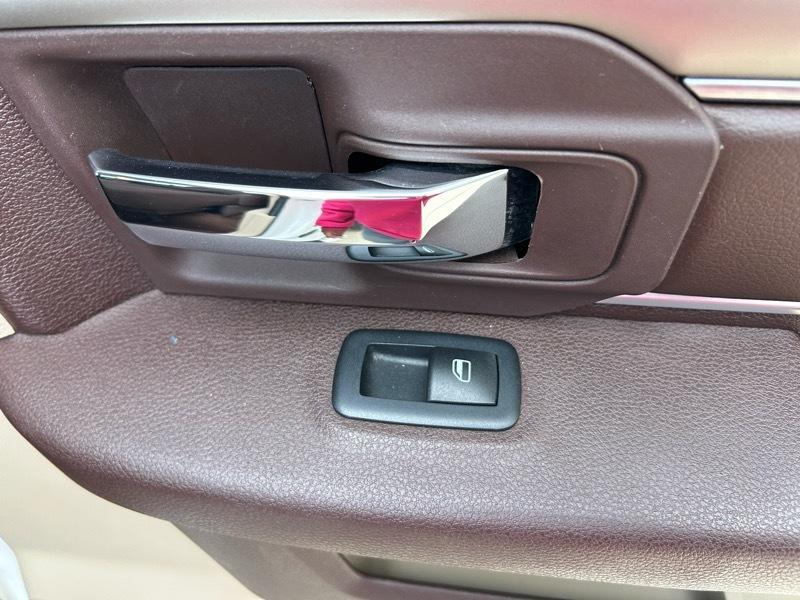 RAM 1500 SLT Crew Cab SWB 4WD 2017