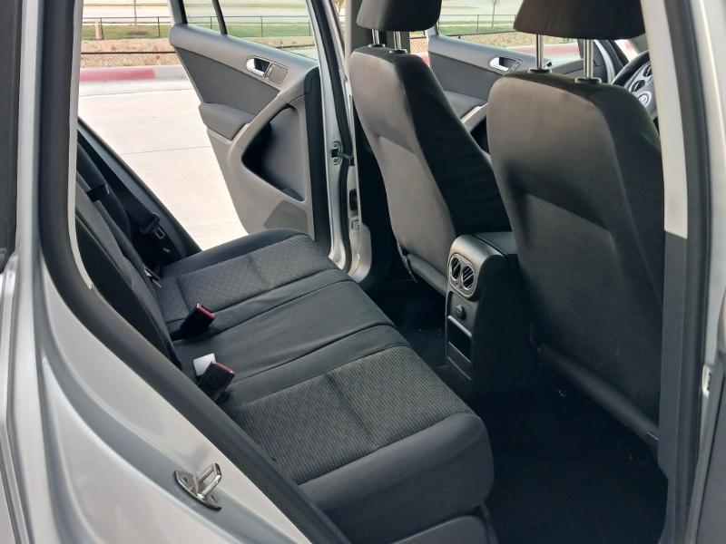 Volkswagen Tiguan S 2013