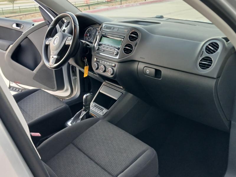 Volkswagen Tiguan S 2013