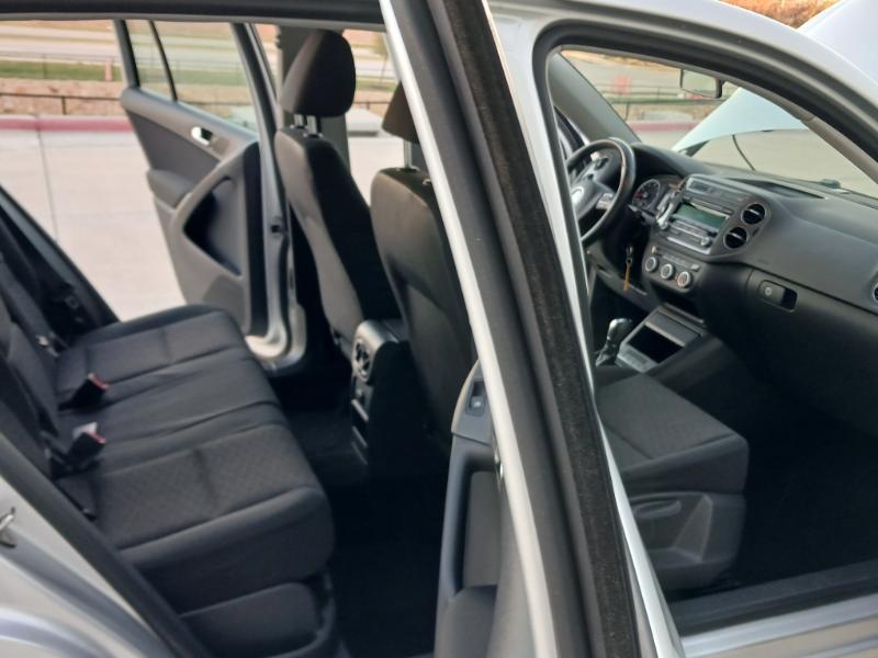 Volkswagen Tiguan S 2013