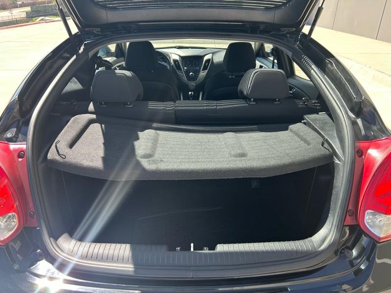 Hyundai Veloster Base 6AT 2017