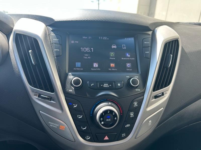 Hyundai Veloster Base 6AT 2017