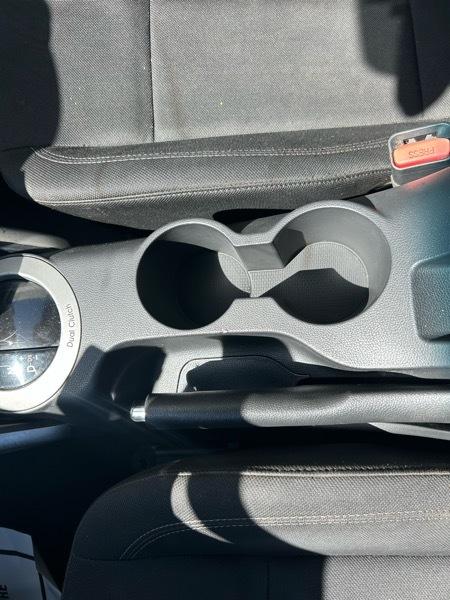 Hyundai Veloster Base 6AT 2017