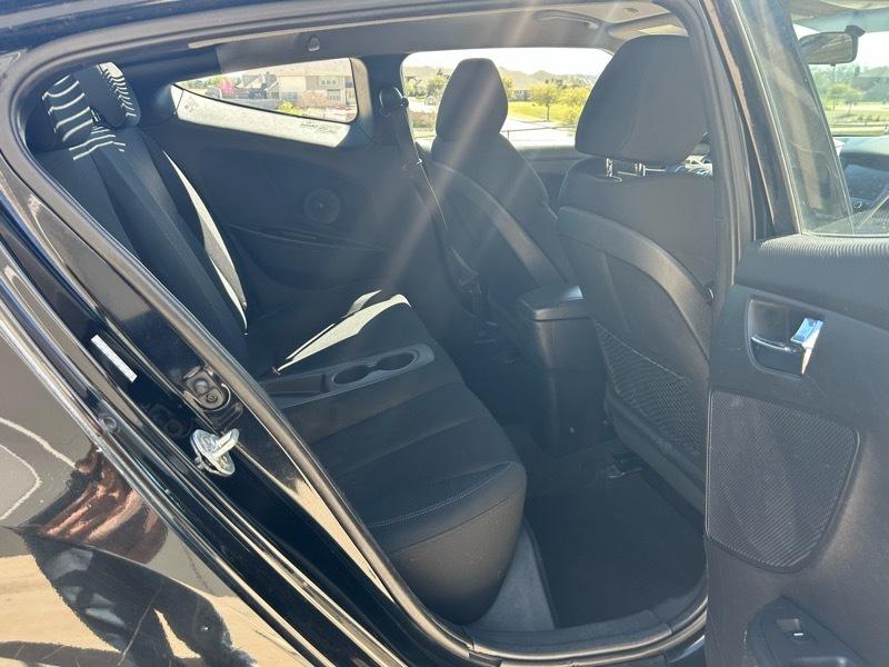 Hyundai Veloster Base 6AT 2017