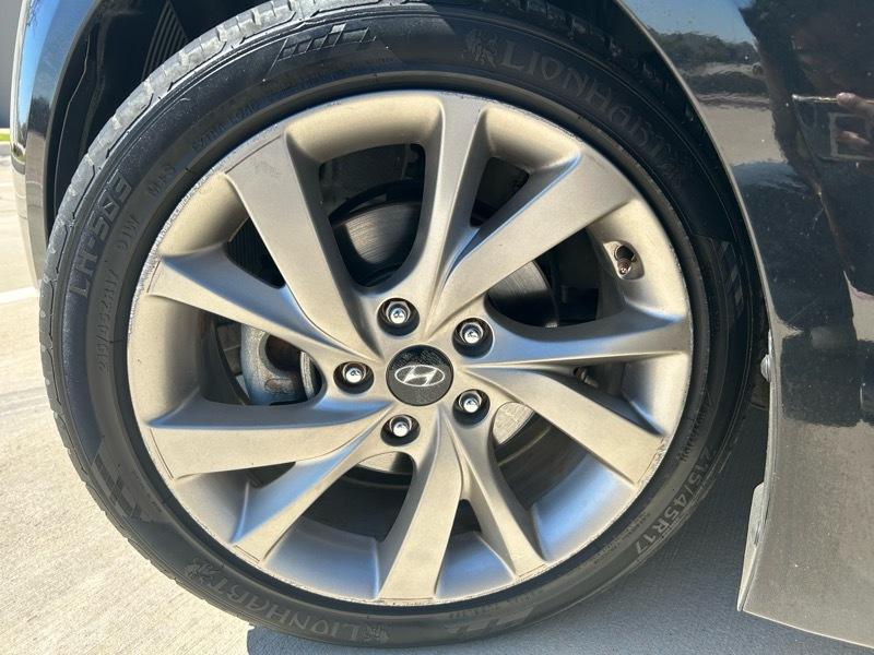 Hyundai Veloster Base 6AT 2017