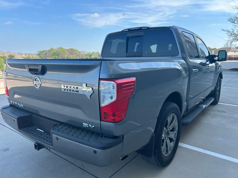 Nissan Titan SV Crew Cab 2WD 2017