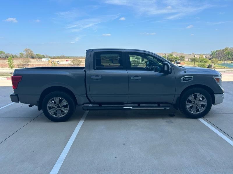 Nissan Titan SV Crew Cab 2WD 2017
