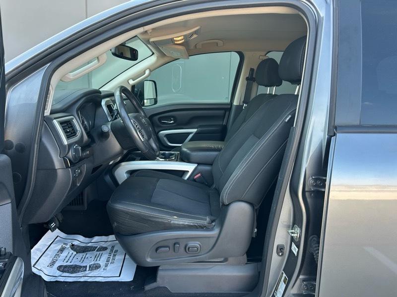 Nissan Titan SV Crew Cab 2WD 2017