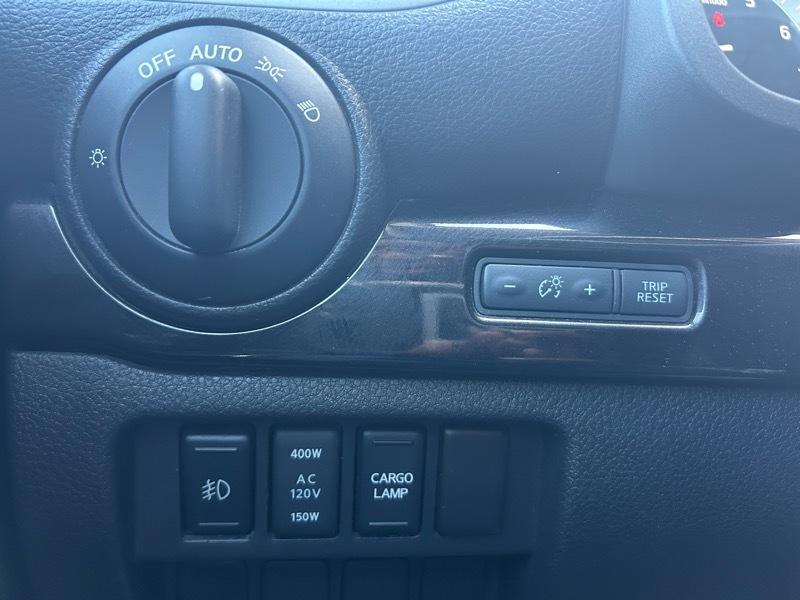 Nissan Titan SV Crew Cab 2WD 2017