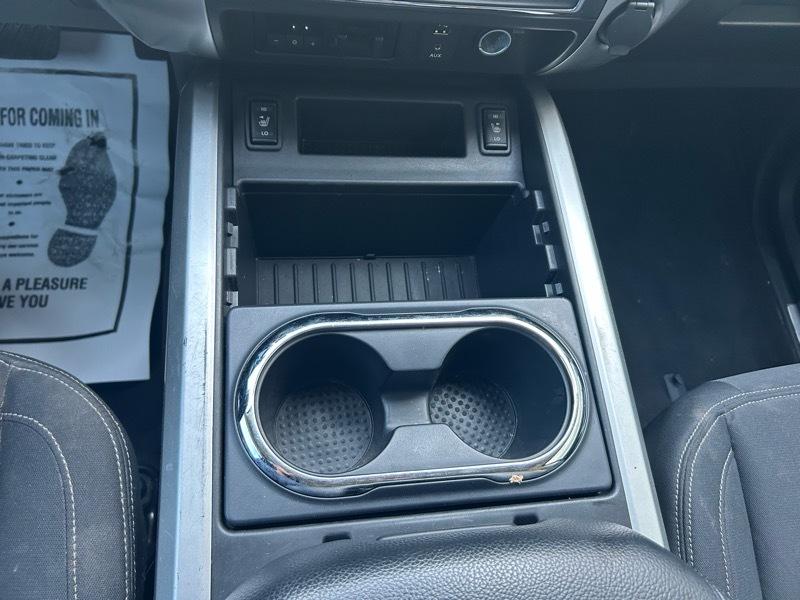 Nissan Titan SV Crew Cab 2WD 2017