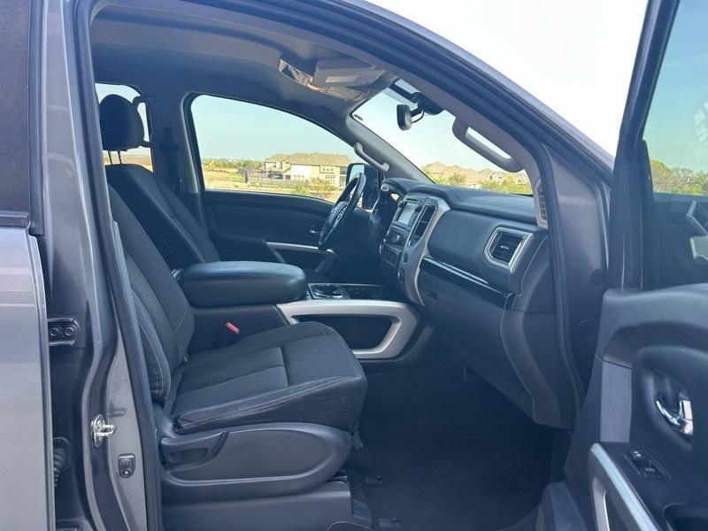 Nissan Titan SV Crew Cab 2WD 2017