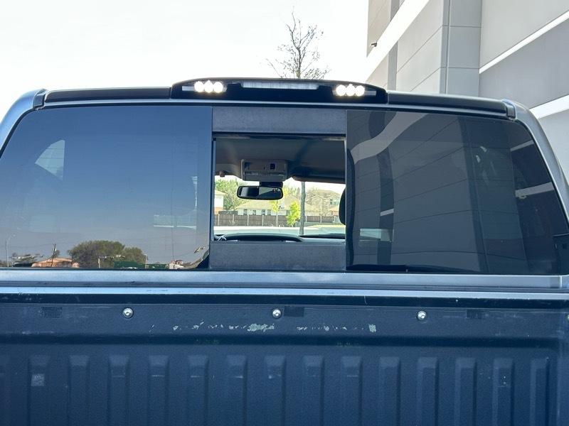 Nissan Titan SV Crew Cab 2WD 2017