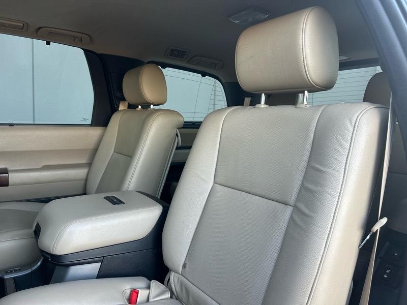 Toyota Sequoia Plantium 2WD 2016