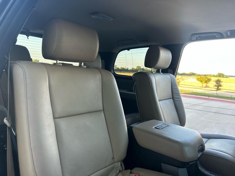 Toyota Sequoia Plantium 2WD 2016