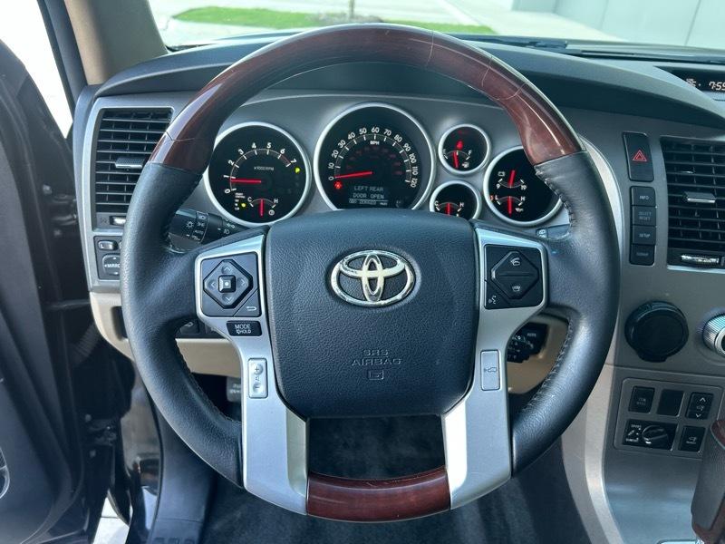 Toyota Sequoia Plantium 2WD 2016