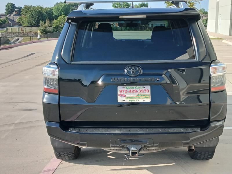 Toyota 4Runner SR5 2WD 2016