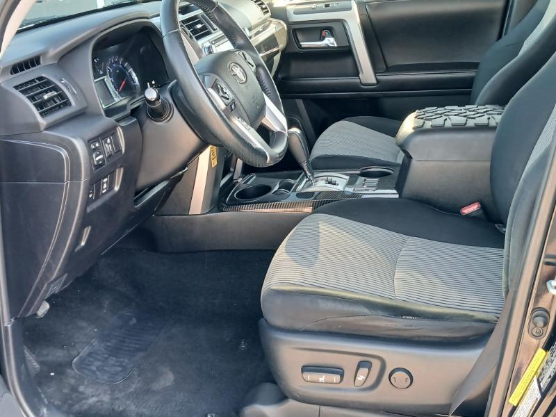 Toyota 4Runner SR5 2WD 2016