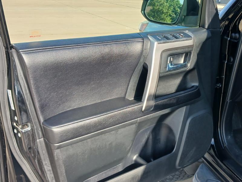 Toyota 4Runner SR5 2WD 2016
