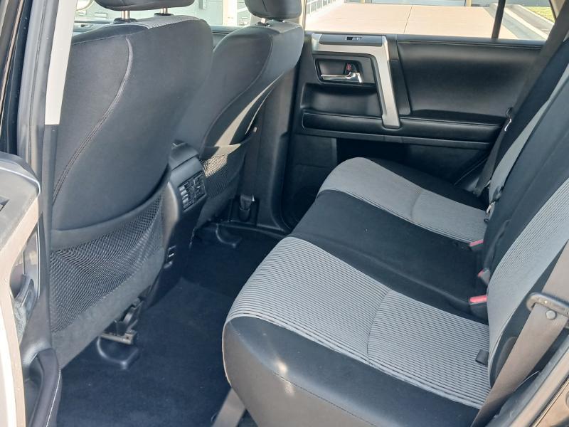 Toyota 4Runner SR5 2WD 2016