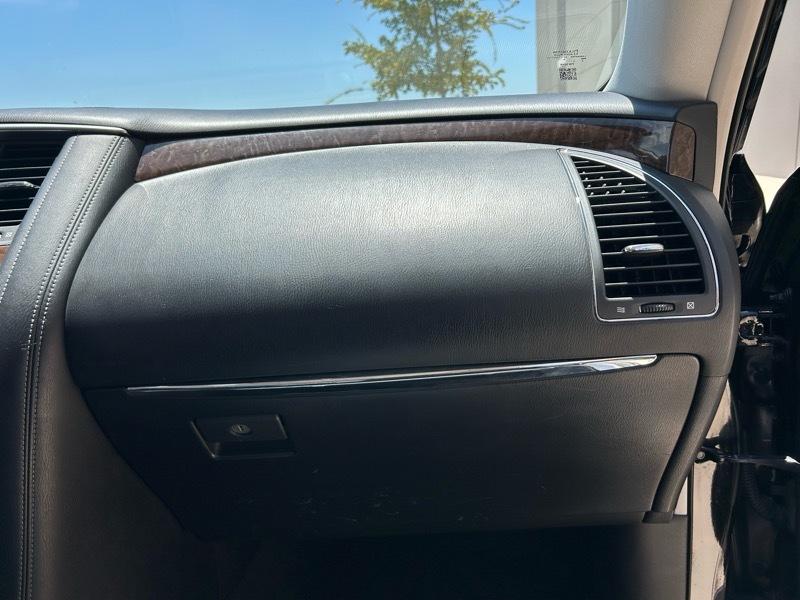 Infiniti QX80 4WD 2015