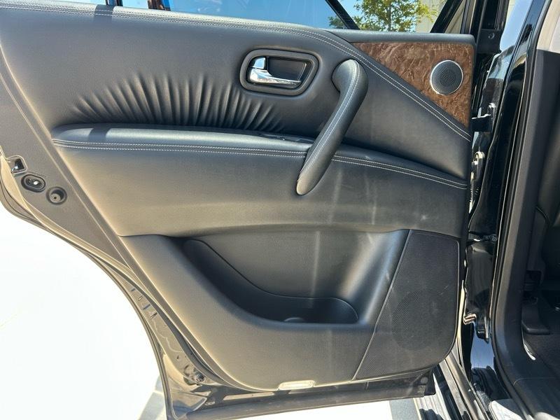 Infiniti QX80 4WD 2015