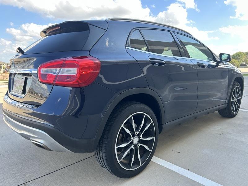 Mercedes-Benz GLA-Class photo 4