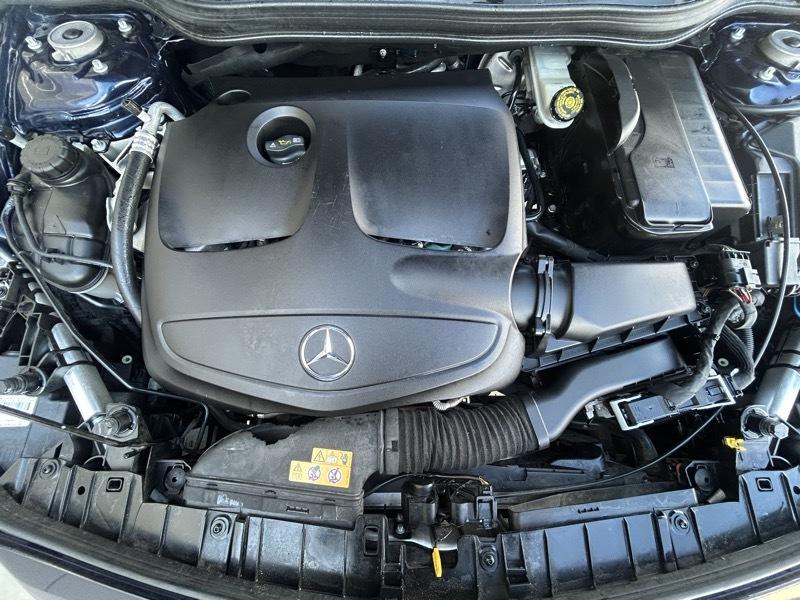 Mercedes-Benz GLA-Class photo 8