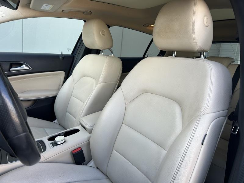 Mercedes-Benz GLA-Class photo 10