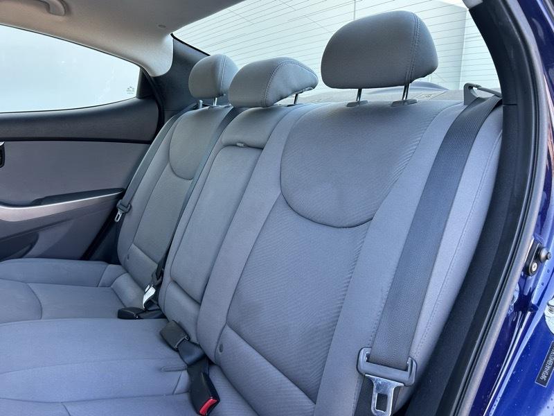 Hyundai Elantra photo 13