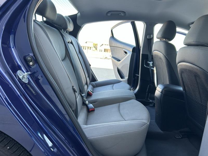 Hyundai Elantra photo 15
