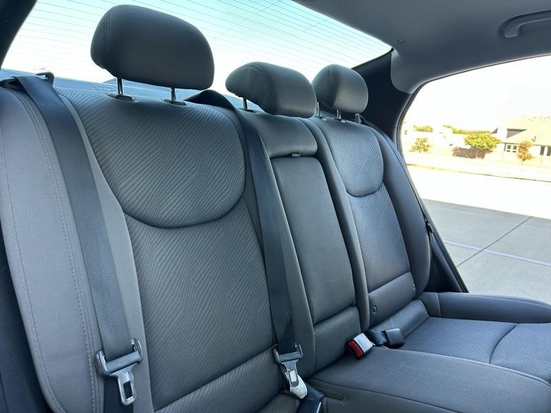 Hyundai Elantra photo 16
