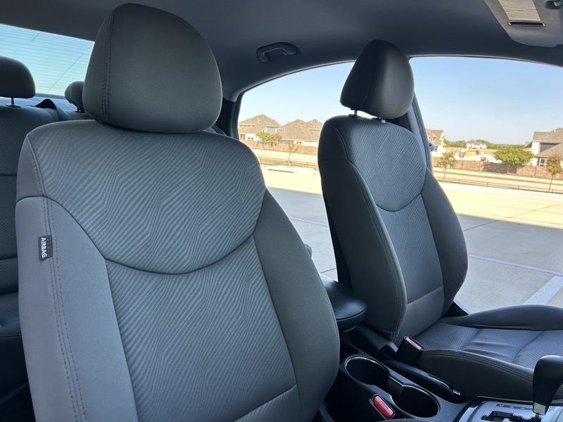 Hyundai Elantra photo 18