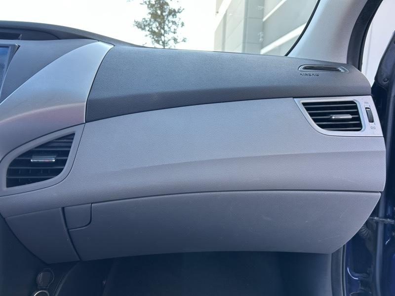 Hyundai Elantra photo 19