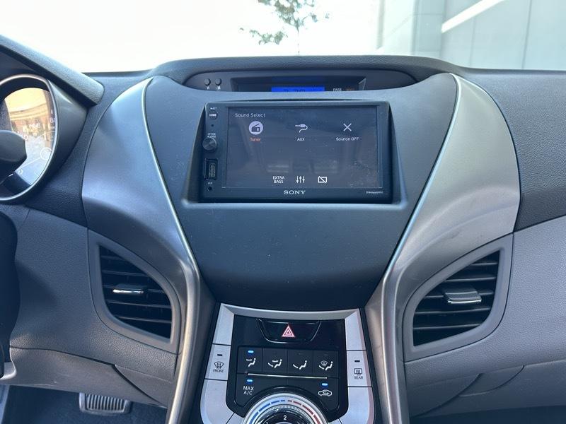 Hyundai Elantra photo 20