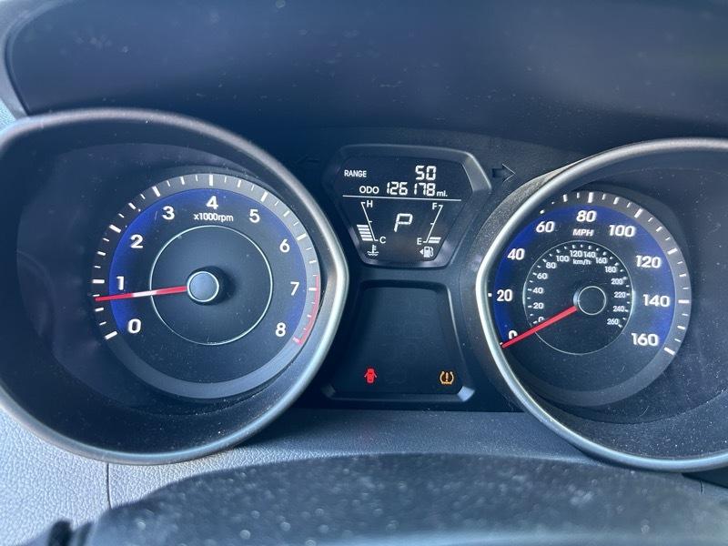 Hyundai Elantra photo 23